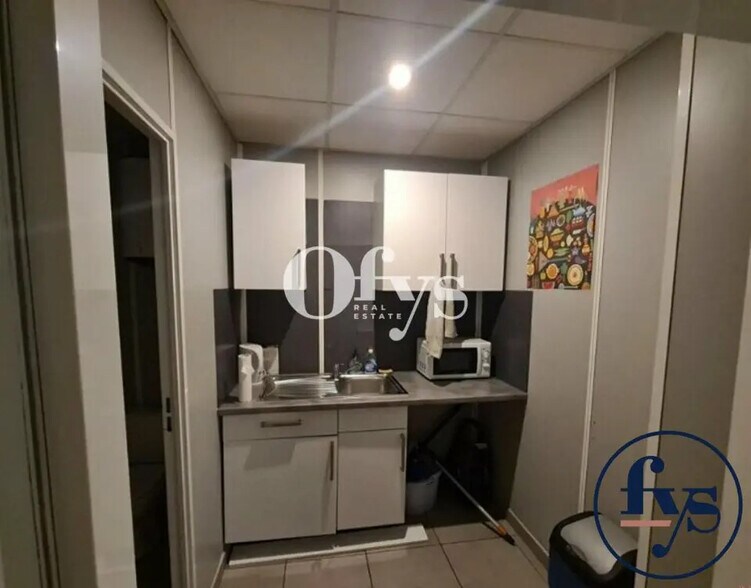 Bureau dans Meyzieu à vendre - Photo de l’immeuble – Image 3 sur 5