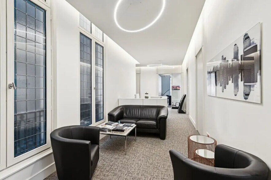 48 Avenue Victor Hugo, Paris à louer - Photo de l’immeuble – Image 3 sur 7