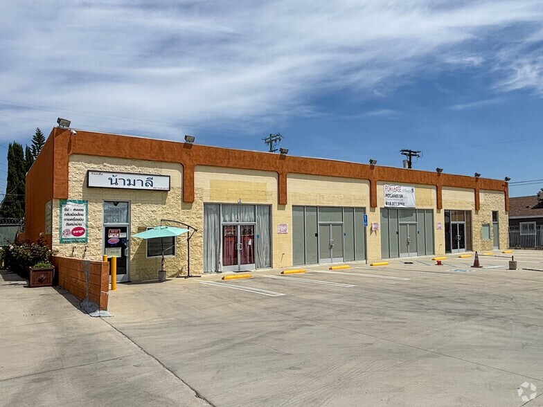 8220 Coldwater Canyon Ave, North Hollywood, CA à louer - Photo principale – Image 1 sur 4