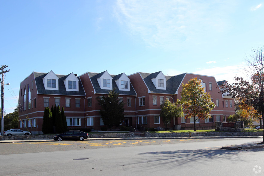 3180 Main St, Bridgeport, CT à vendre - Photo principale – Image 1 sur 1