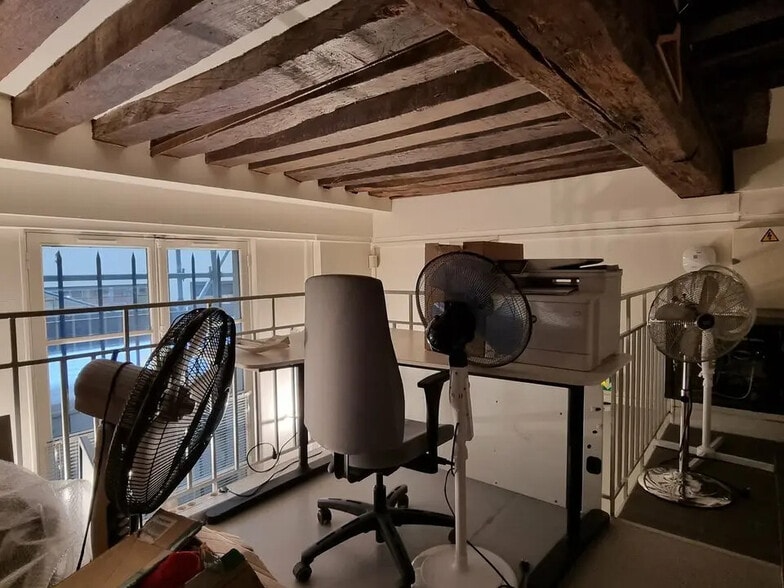 Local commercial dans Paris à louer - Photo de l’immeuble – Image 3 sur 3