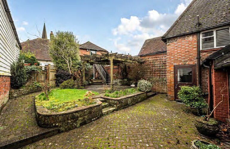 High St, Rotherfield à vendre - Photo de l’immeuble – Image 3 sur 18