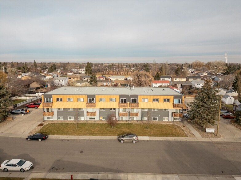 5315 38 Av, Taber, AB à vendre - Photo de l’immeuble – Image 2 sur 5