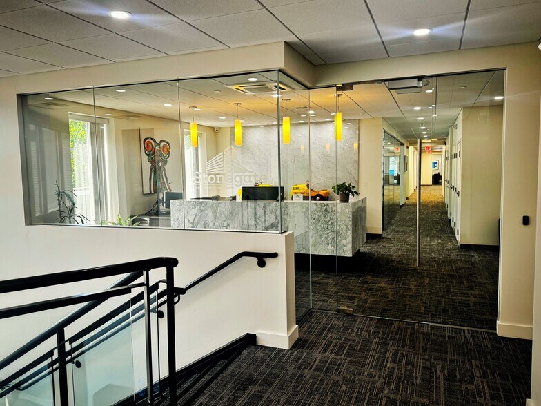 235 W Central St, Natick, MA à louer - Photo de l’immeuble – Image 2 sur 7