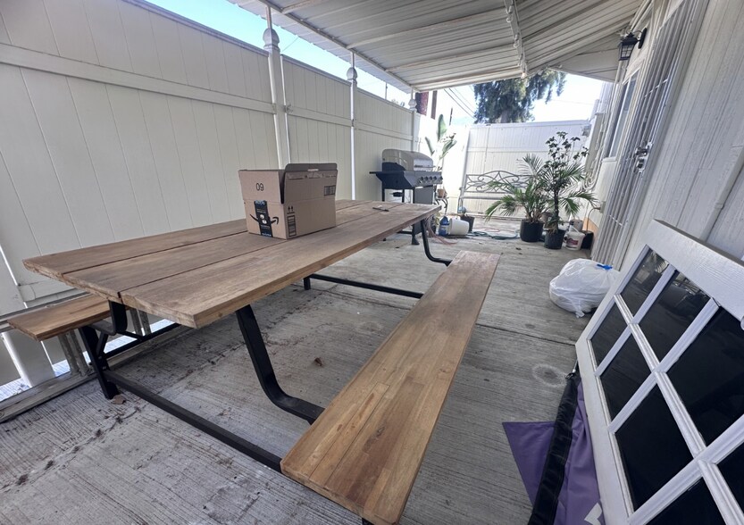 1605 W Magnolia Blvd, Burbank, CA à vendre - Photo de l’immeuble – Image 3 sur 21