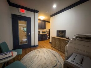 590 Mimosa Blvd, Roswell, GA à louer Photo intérieure– Image 1 sur 16