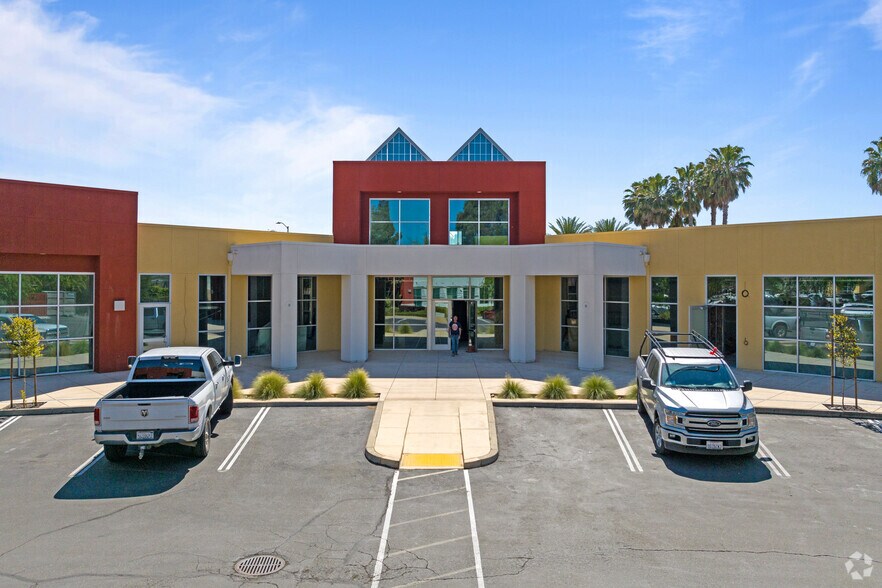 3361 Walnut Blvd, Brentwood, CA à louer - Photo principale – Image 3 sur 3