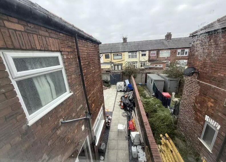 246 Longmoor Ln, Liverpool à vendre - Photo de l’immeuble – Image 3 sur 15