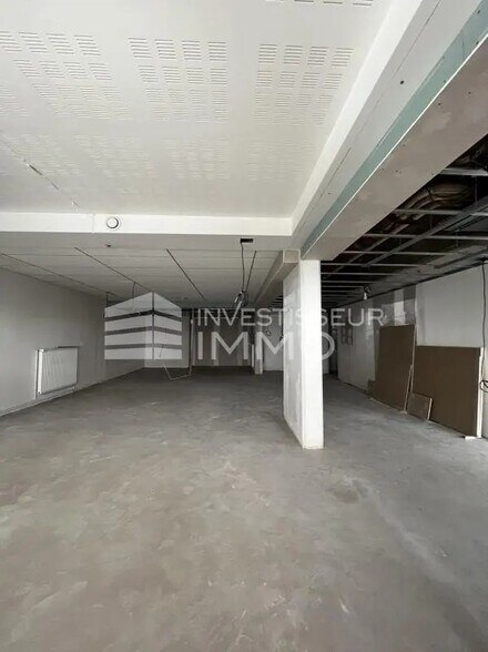 Local commercial dans Vincennes à vendre - Photo de l’immeuble – Image 1 sur 4