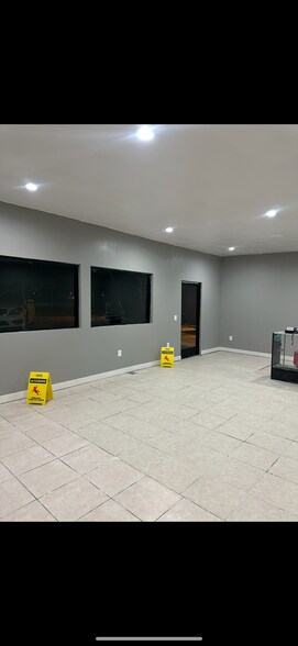 11923 Cedar Ave, Bloomington, CA à louer - Photo de l’immeuble – Image 2 sur 4