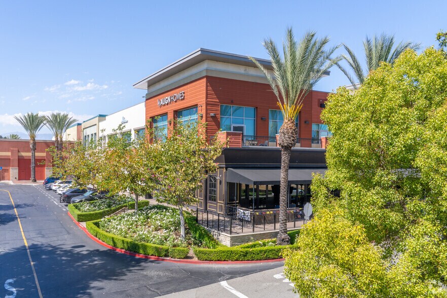 13920 City Center Dr, Chino Hills, CA à vendre - Photo de l’immeuble – Image 2 sur 4