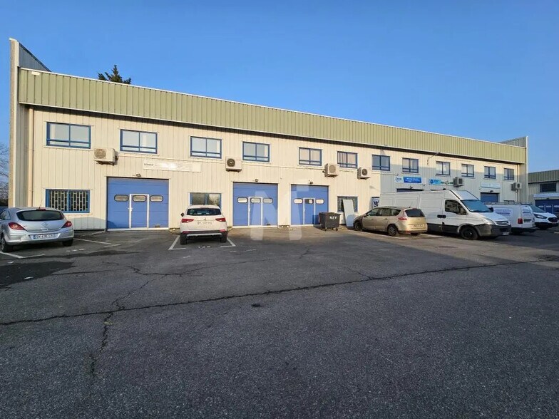 Local d’activités dans Lisses à louer - Photo de l’immeuble – Image 3 sur 13