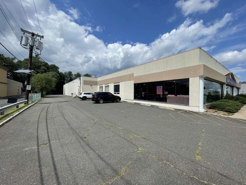 425 Rt 46 W, Fairfield, NJ à louer - Photo de l’immeuble – Image 2 sur 9