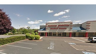 Plus de détails pour 2475 NW Stewart Pky, Roseburg, OR - Bureau, Local commercial à louer