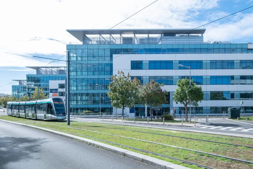 Paris Orly-Rungis, Rungis à louer - Photo de l’immeuble – Image 3 sur 3