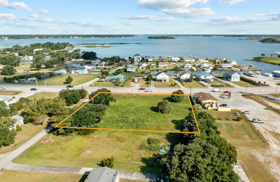 406 Cedar Point Blvd, Cedar Point, NC à vendre - Aérien – Image 3 sur 6