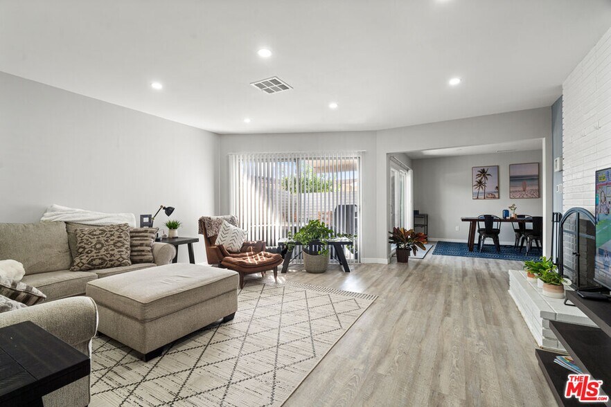 5044 W Slauson Ave, Los Angeles, CA à vendre - Photo de l’immeuble – Image 2 sur 64