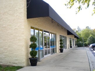 Plus de détails pour 2315 Lynn Rd, Raleigh, NC - Local commercial à louer