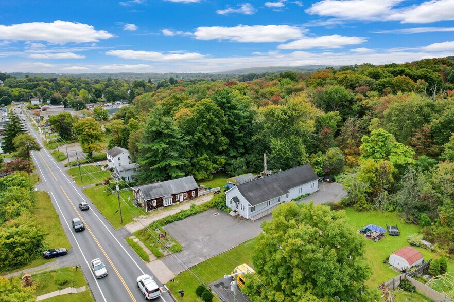 353 Main St, Terryville, CT à louer - Photo de l’immeuble – Image 3 sur 3