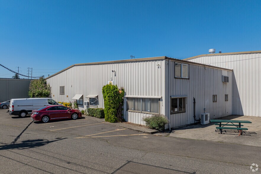 2425-2505 SE Moores St, Milwaukie, OR à vendre - Photo de l’immeuble – Image 2 sur 10