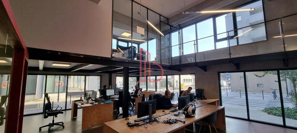 Bureau dans Bordeaux à vendre - Photo de l’immeuble – Image 3 sur 8