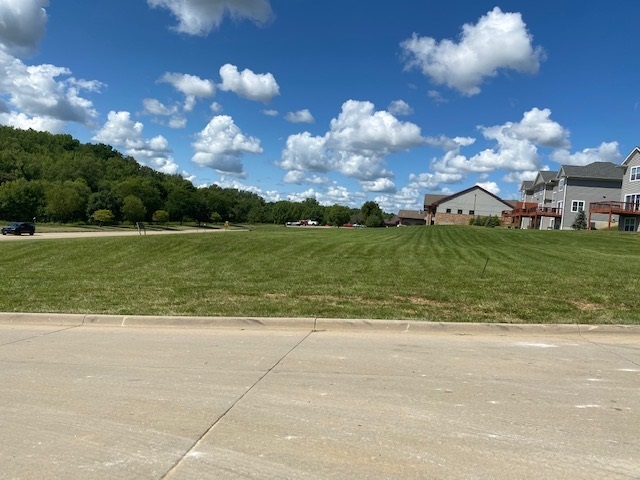 200 E Oakdale Blvd, Coralville, IA à vendre - Photo de l’immeuble – Image 2 sur 6
