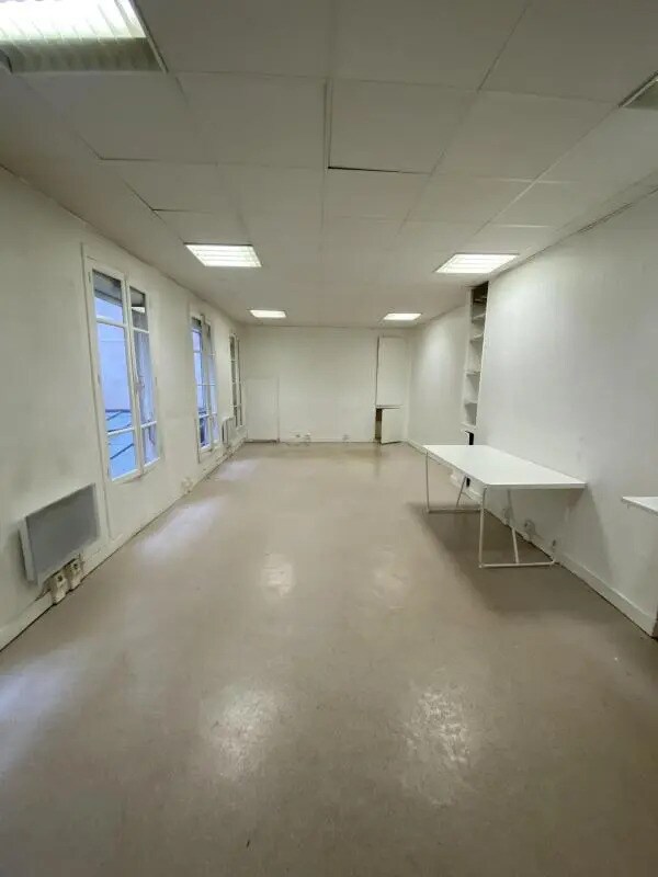 Rue Du Faubourg Saint-Martin, Paris à louer Photo de l’immeuble– Image 1 sur 7