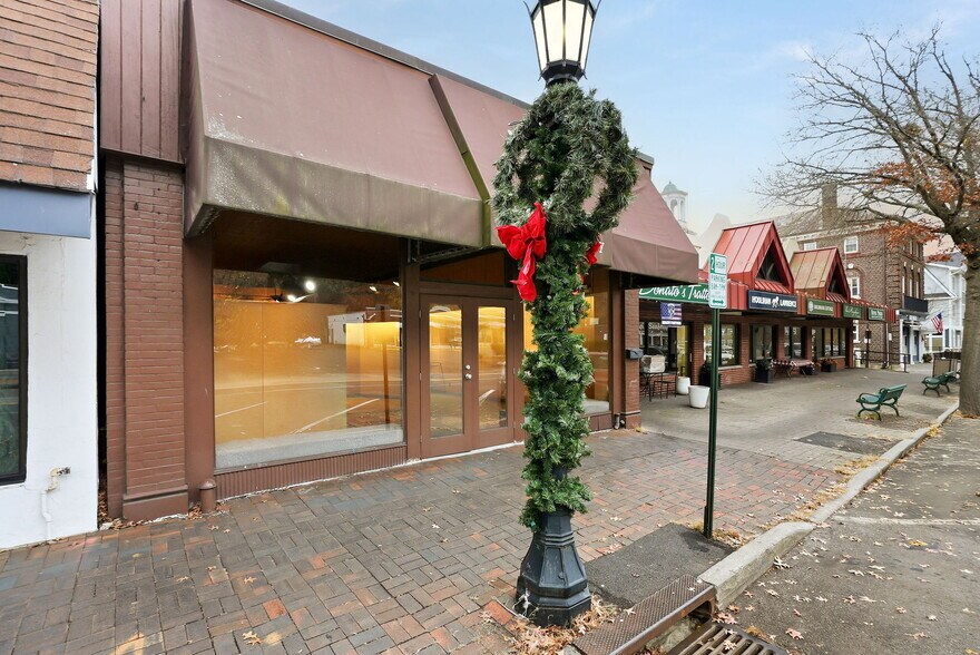 1157 Pleasantville Rd, Briarcliff Manor, NY à vendre - Photo de l’immeuble – Image 2 sur 25