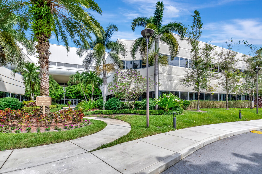 5201 Congress Ave, Boca Raton, FL à louer - Photo de l’immeuble – Image 3 sur 20