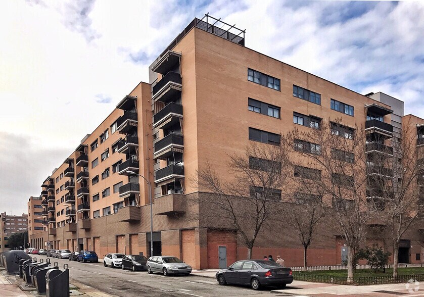 Calle Adelfas, 3, Alcorcón, Madrid à vendre - Photo de l’immeuble – Image 1 sur 3