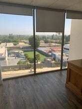 15720 Ventura Blvd, Encino, CA à louer Photo intérieure– Image 1 sur 4