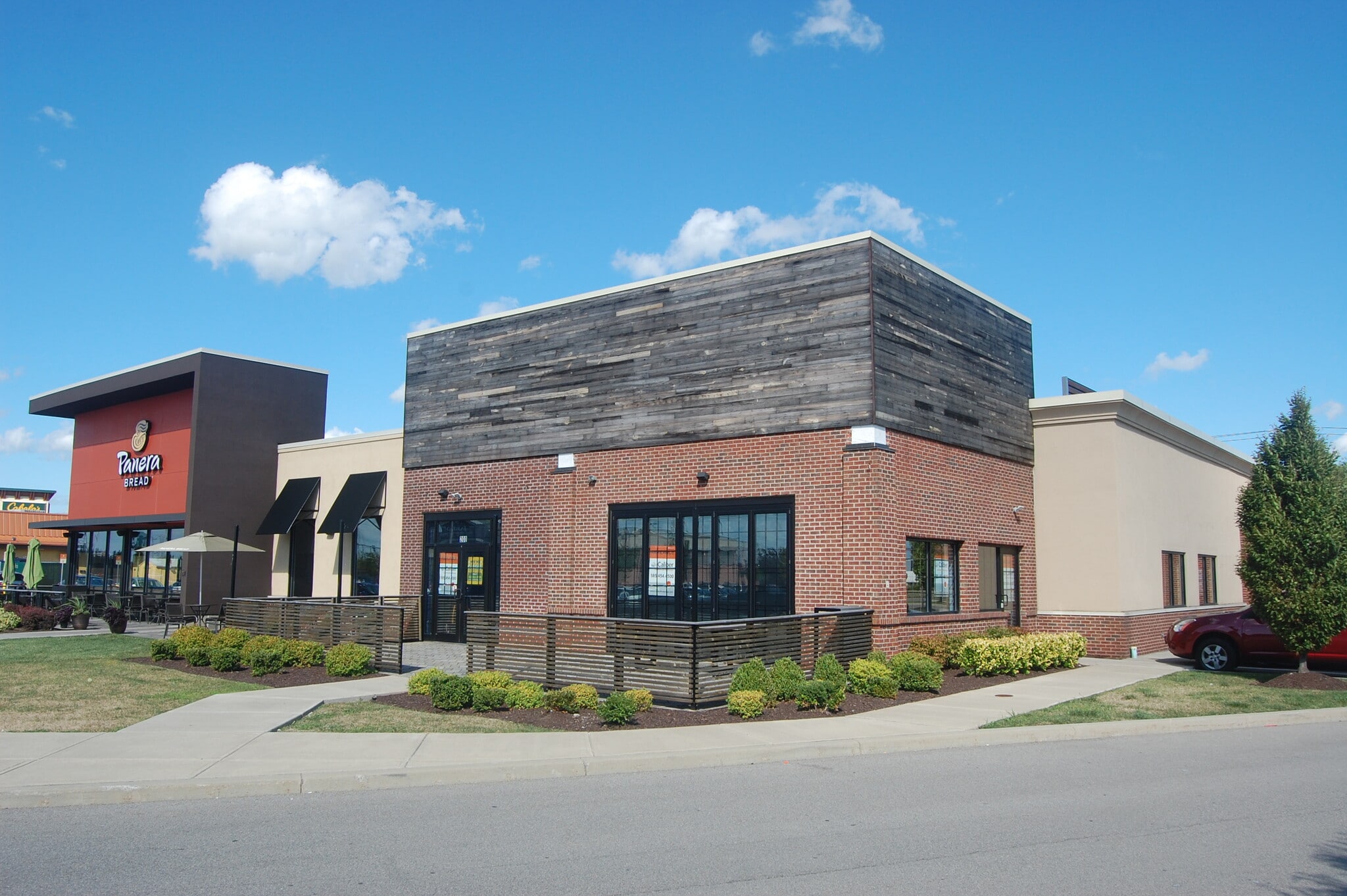 2013 Walden Ave, Cheektowaga, NY à louer Photo de l’immeuble– Image 1 sur 5