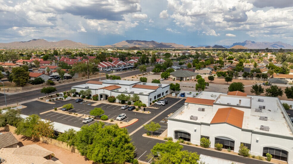 6239 E Brown Rd, Mesa, AZ à louer - Photo de l’immeuble – Image 2 sur 9