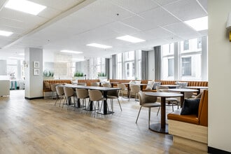 465 Rue Saint-Jean, Montréal, QC à louer Photo intérieure– Image 2 sur 11