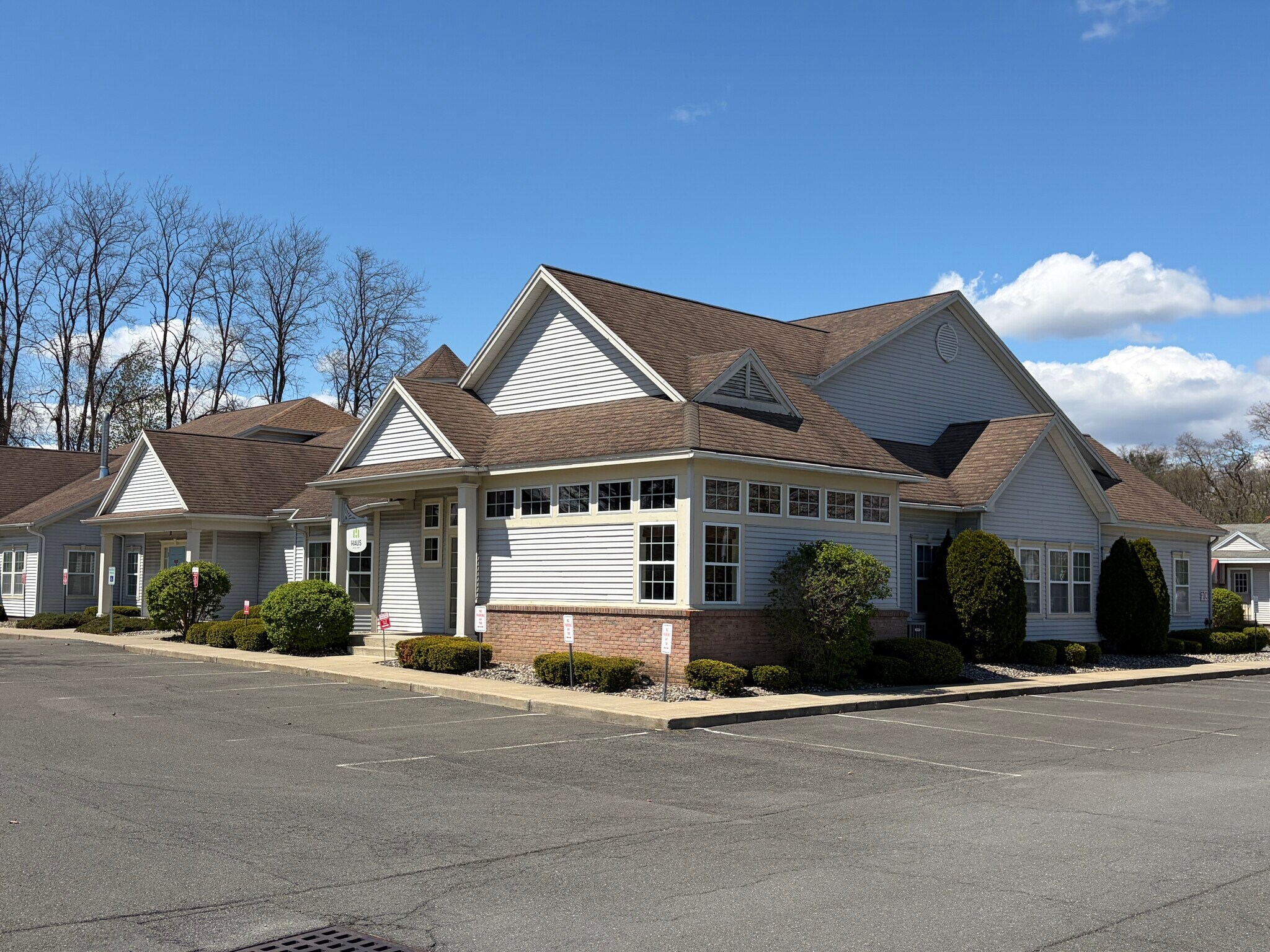 10 Blacksmith Dr, Mechanicville, NY à louer Photo principale– Image 1 sur 6