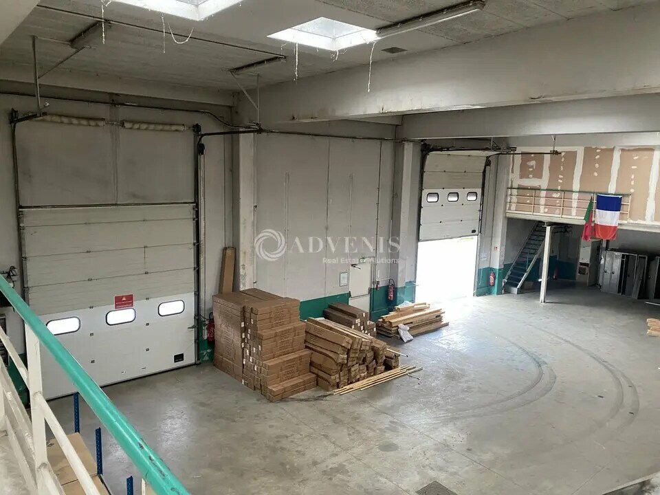 Local d’activités dans Vitry-sur-Seine à louer Photo de l’immeuble– Image 1 sur 28