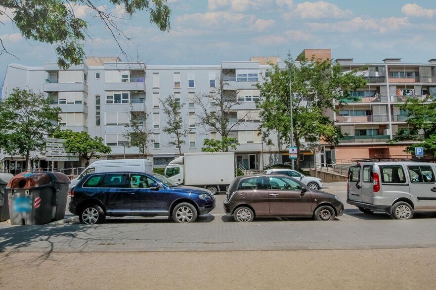 Carrer de L'aprestadora, 168, L'Hospitalet de Llobregat, Barcelona à vendre - Photo de l’immeuble – Image 3 sur 7