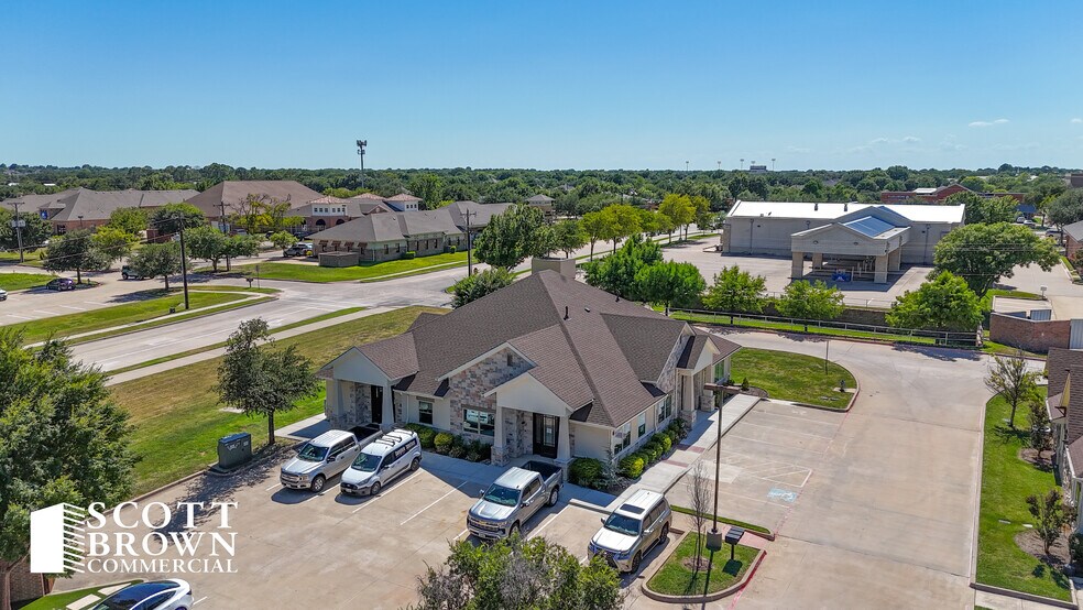 3523 Yucca Dr, Flower Mound, TX à louer - Photo de l’immeuble – Image 2 sur 12