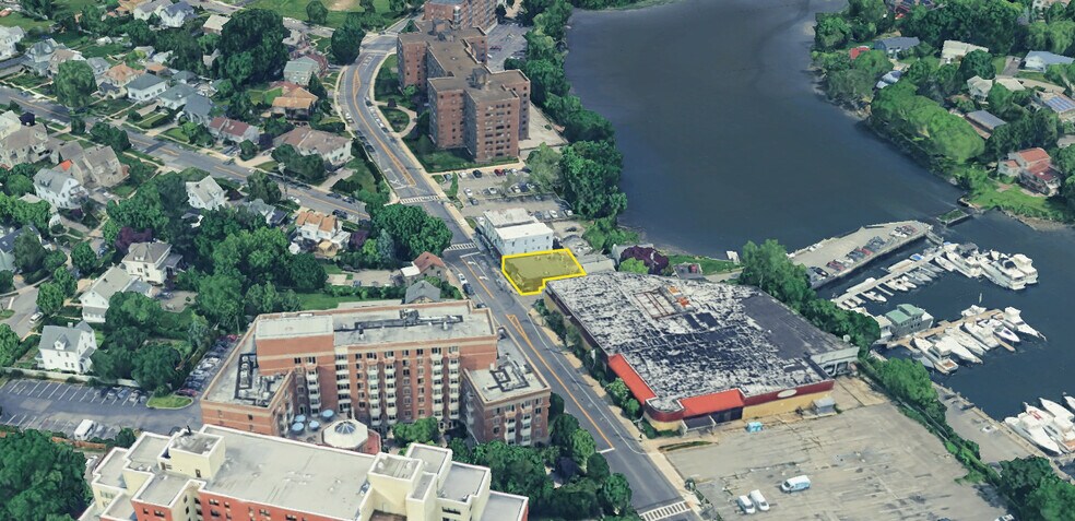 338 Pelham Rd, New Rochelle, NY à vendre - Aérien – Image 2 sur 5