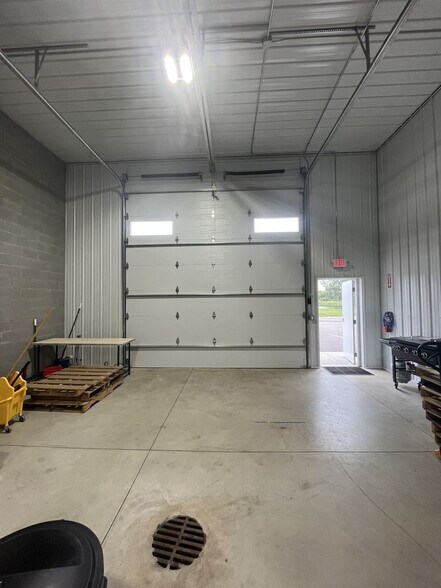 6548 Center Industrial Dr, Jenison, MI à louer - Photo de l’immeuble – Image 3 sur 7