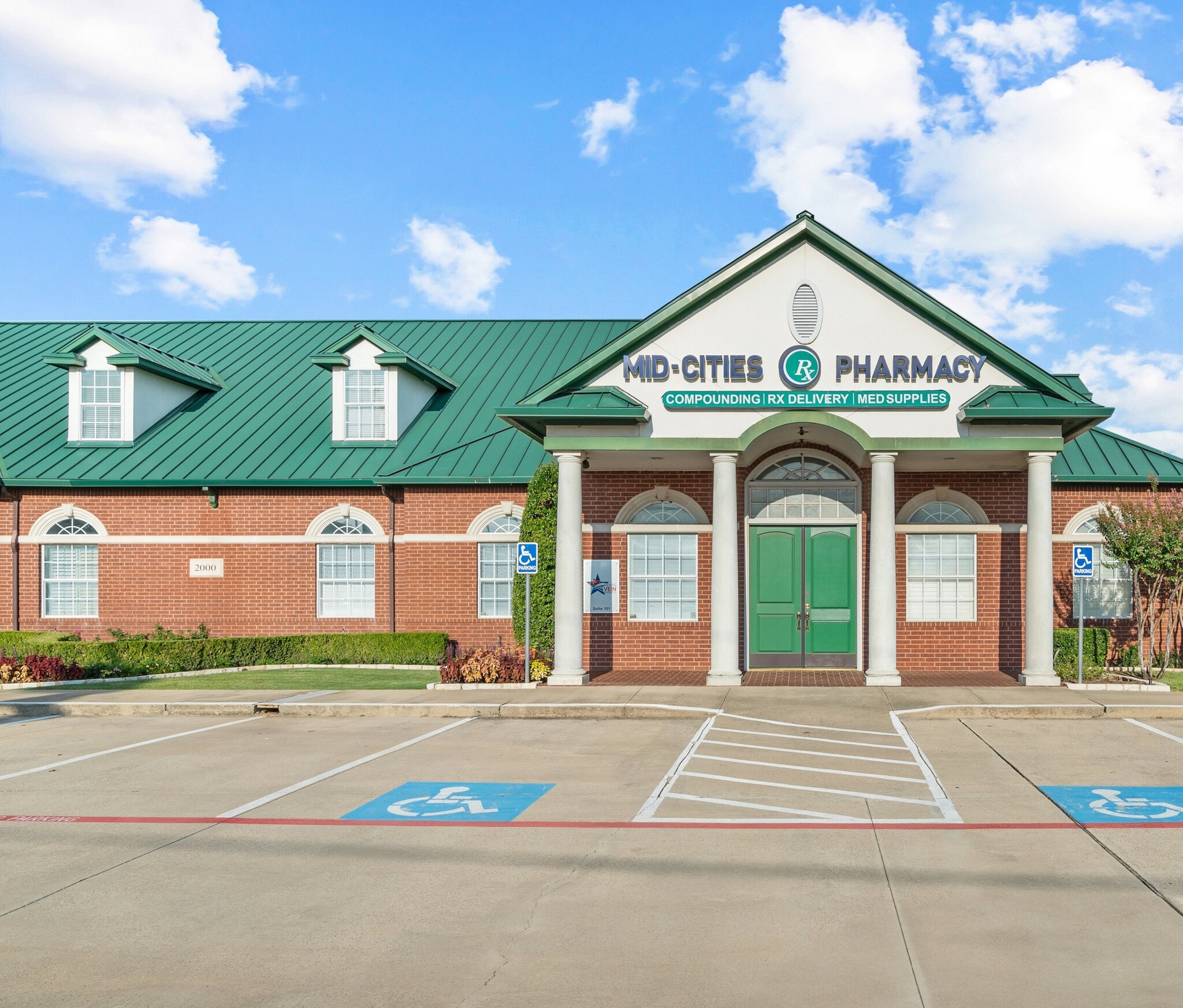 2000 Precinct Line Rd, Hurst, TX à louer Photo intérieure– Image 1 sur 20