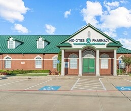 2000 Precinct Line Rd, Hurst, TX à louer Photo intérieure– Image 1 sur 20