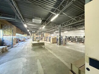 Plus de détails pour Local d'activités à louer