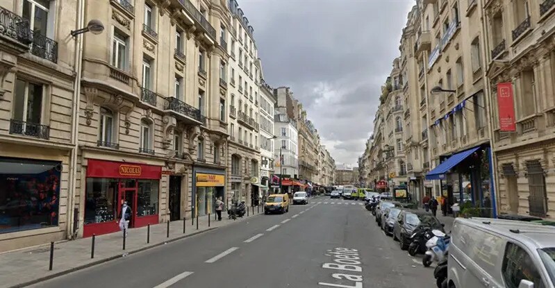 Local commercial dans Paris à louer - Photo de l’immeuble – Image 2 sur 3