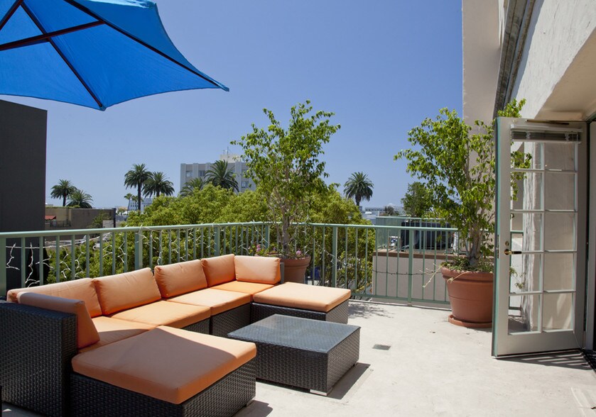 725 Arizona Ave, Santa Monica, CA à louer - Photo de l’immeuble – Image 2 sur 18