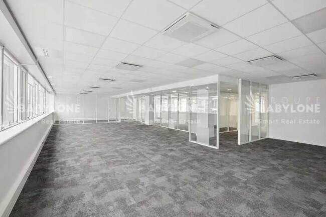 Plus de détails pour Bureau à vendre