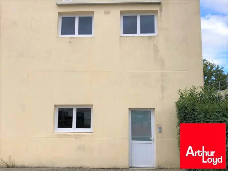 Bureau dans Le Mée-sur-Seine à louer - Photo de l’immeuble – Image 3 sur 5