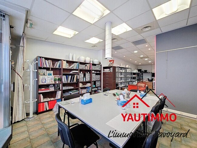 Plus de détails pour Local commercial à vendre