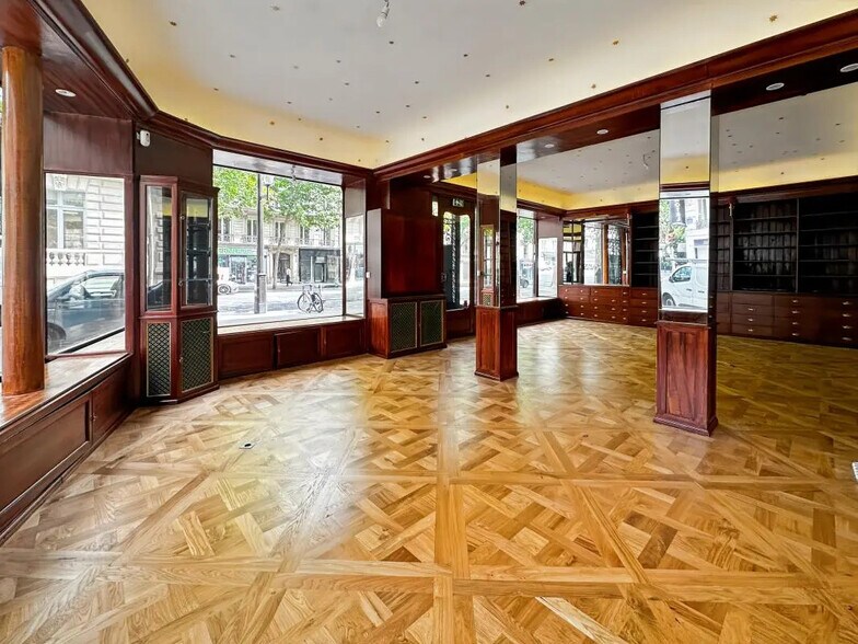 Local commercial dans Paris à louer - Photo de l’immeuble – Image 2 sur 9