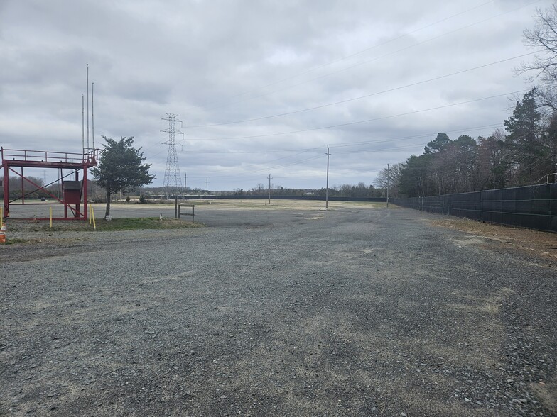 720 Pinehurst Rd, New Egypt, NJ à louer - Photo de l’immeuble – Image 3 sur 5